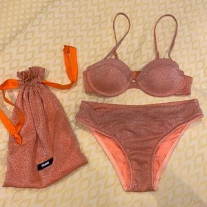 TRIANGL SET DYLLA - APRICOT SPARKLE SIZE XXS worn no tags comes w/ matching bag